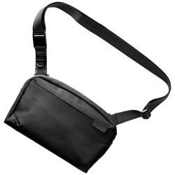 Bag UNIQ Arden Sling 2L black Bag UNIQ Arden Sling 2L black