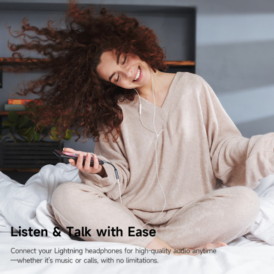 Mcdodo Audio Adapter (CA 4870) Lightning to Type C, 2A, 24W, 480Mbps, OTG, Support Fast Charge, Call Function, 0.1m Gray Mcdodo Audio Adapter (CA 4870) Lightning to Type C, 2A, 24W, 480Mbps, OTG, Support Fast Charge, Call Function, 0.1m Gray