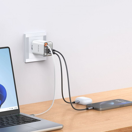 Mcdodo Wall Charger FreeGo Series (CH 4103) Built in USB C Retractable Cable, USB A/C, 67W, Digital Display, 65cm White